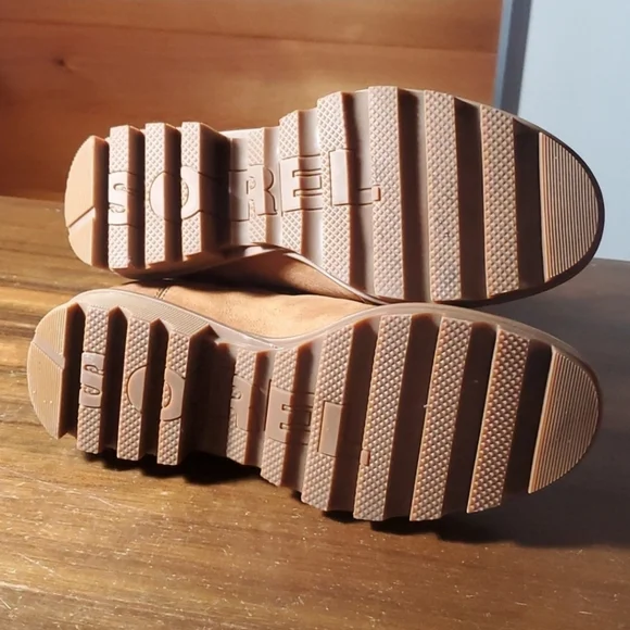 Sorel Tan Lace Up Boots - Picture 4 of 5